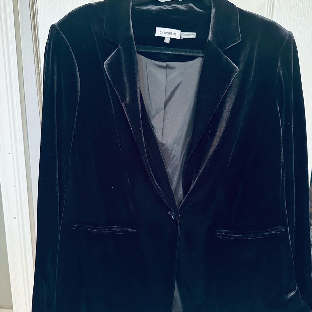 Calvin Klein Elegant Black Soft Velvet Blazer - Picture 1 of 3